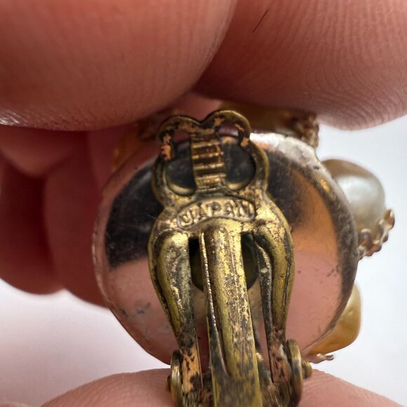 Vintage Japan Cluster Faux Pearl Clip-On Earrings Gold & Champagne Beads - Picture 8 of 9